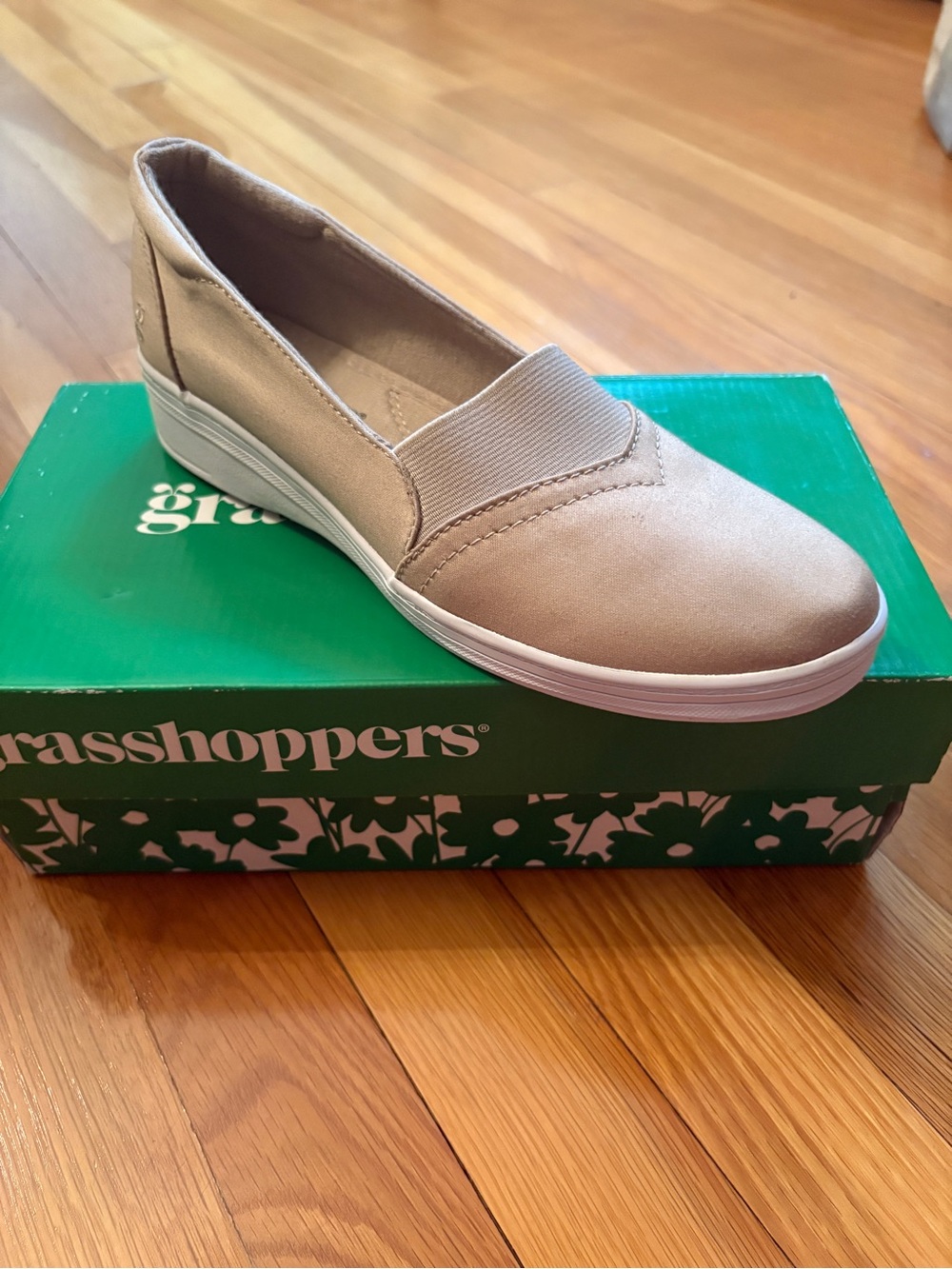 Grasshoppers Women's Slip-On Sneaker in Beige Taupe